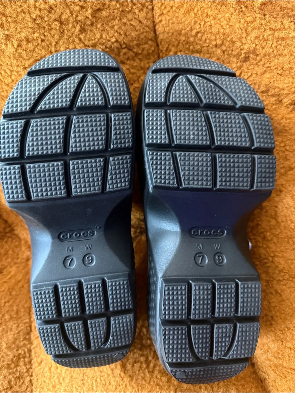 CROCS Metallic Lavender Mary Jane Flats with Pyramid Studs NWB